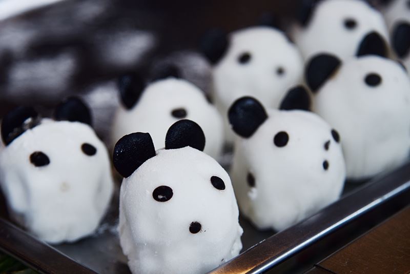 panda shaped steamed cake